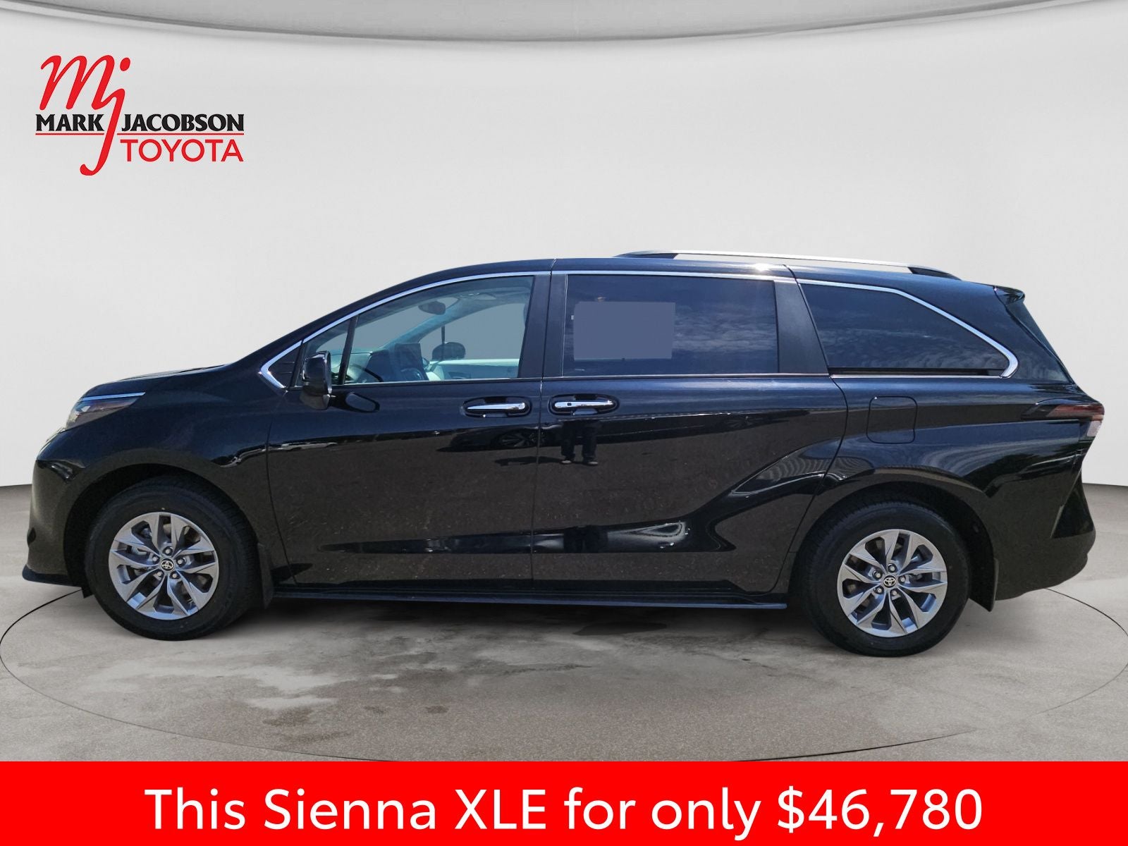 2025 Toyota Sienna XLE 8 Passenger