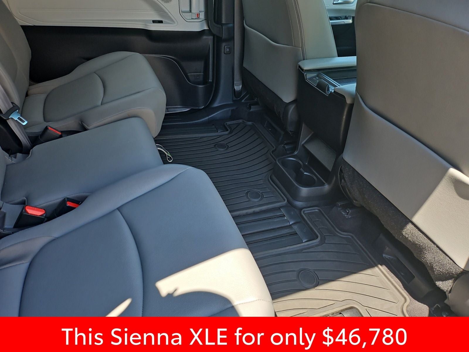 2025 Toyota Sienna XLE 8 Passenger