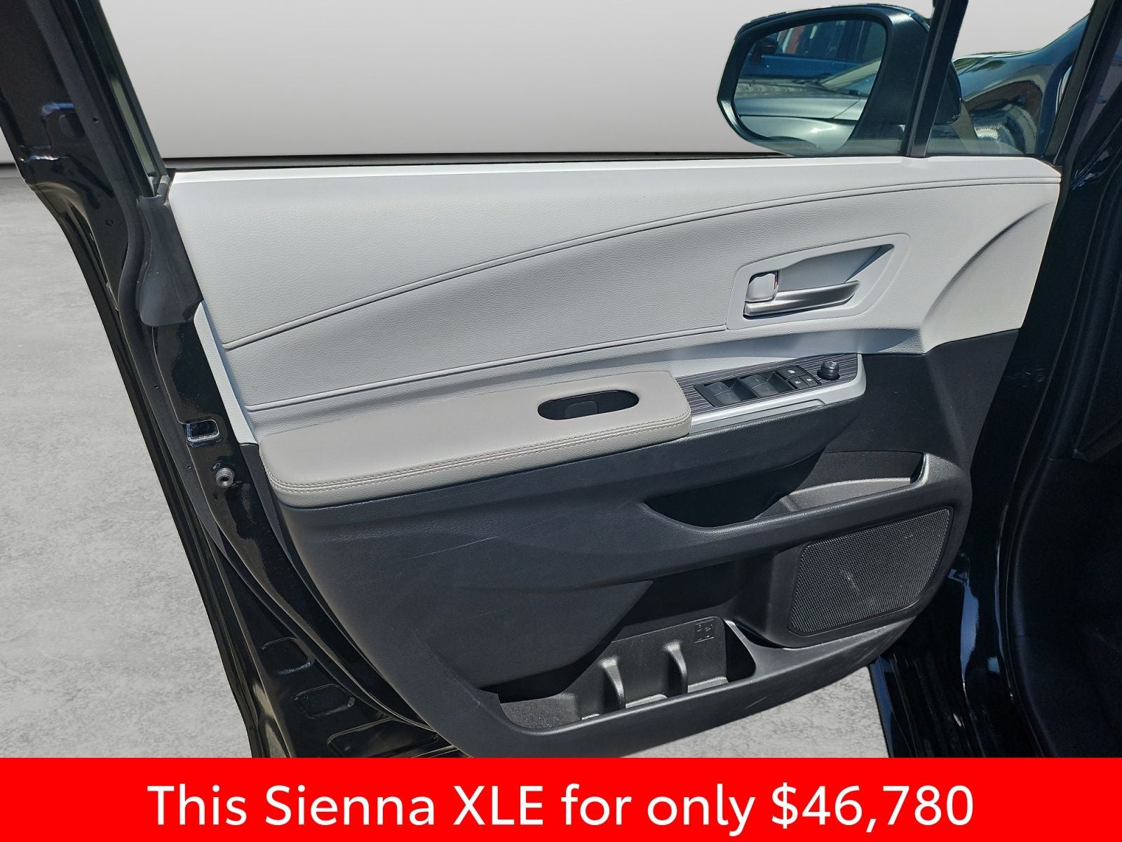 2025 Toyota Sienna XLE 8 Passenger