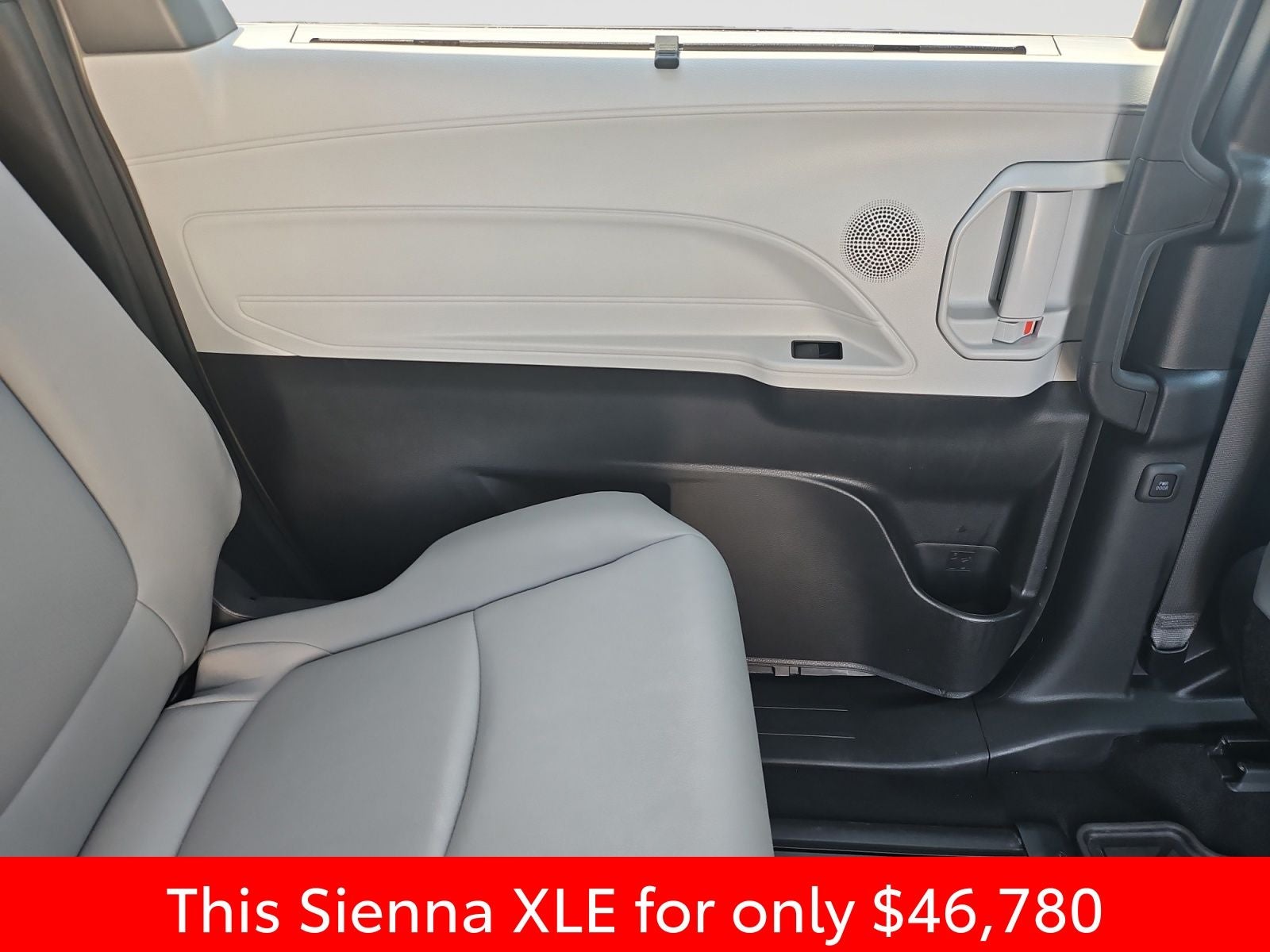 2025 Toyota Sienna XLE 8 Passenger