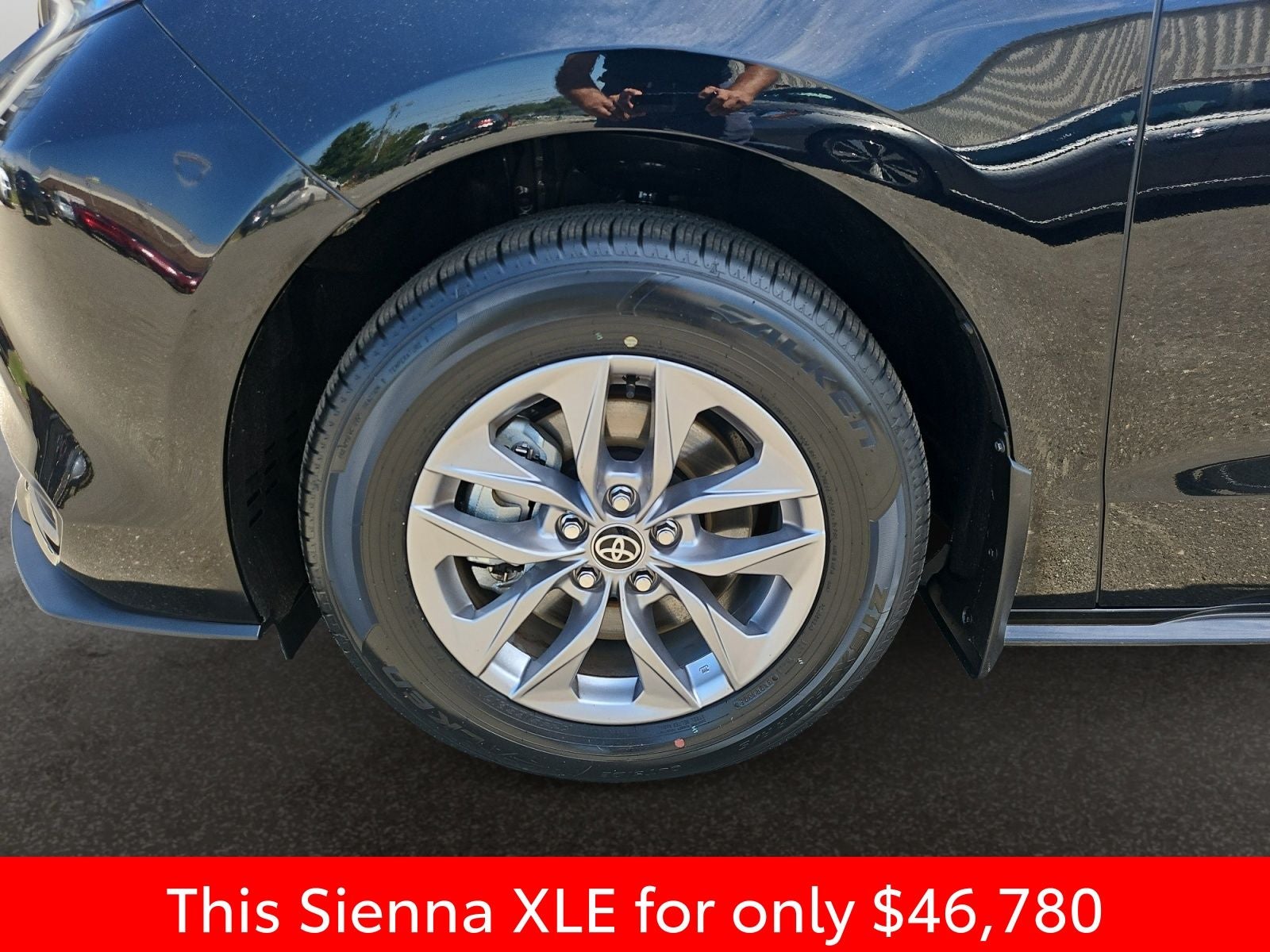 2025 Toyota Sienna XLE 8 Passenger