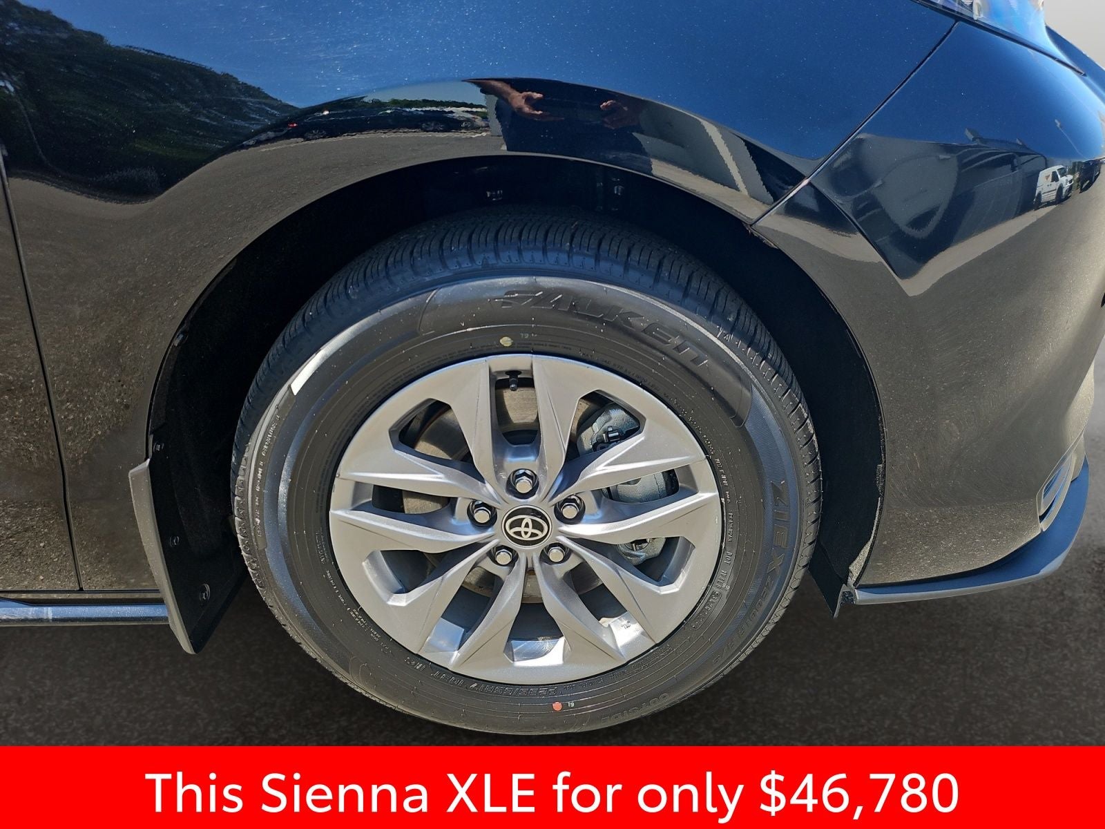2025 Toyota Sienna XLE 8 Passenger