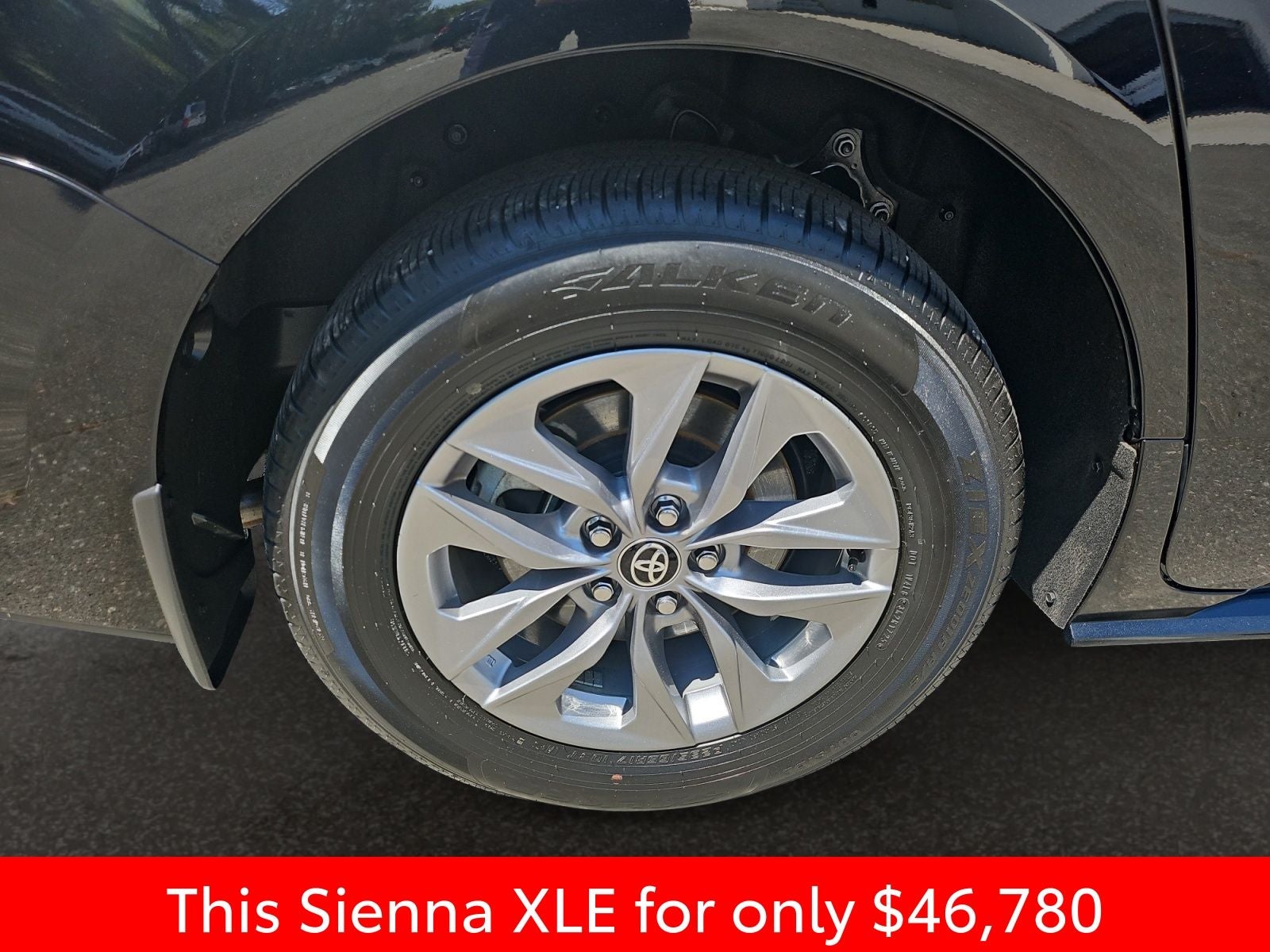 2025 Toyota Sienna XLE 8 Passenger