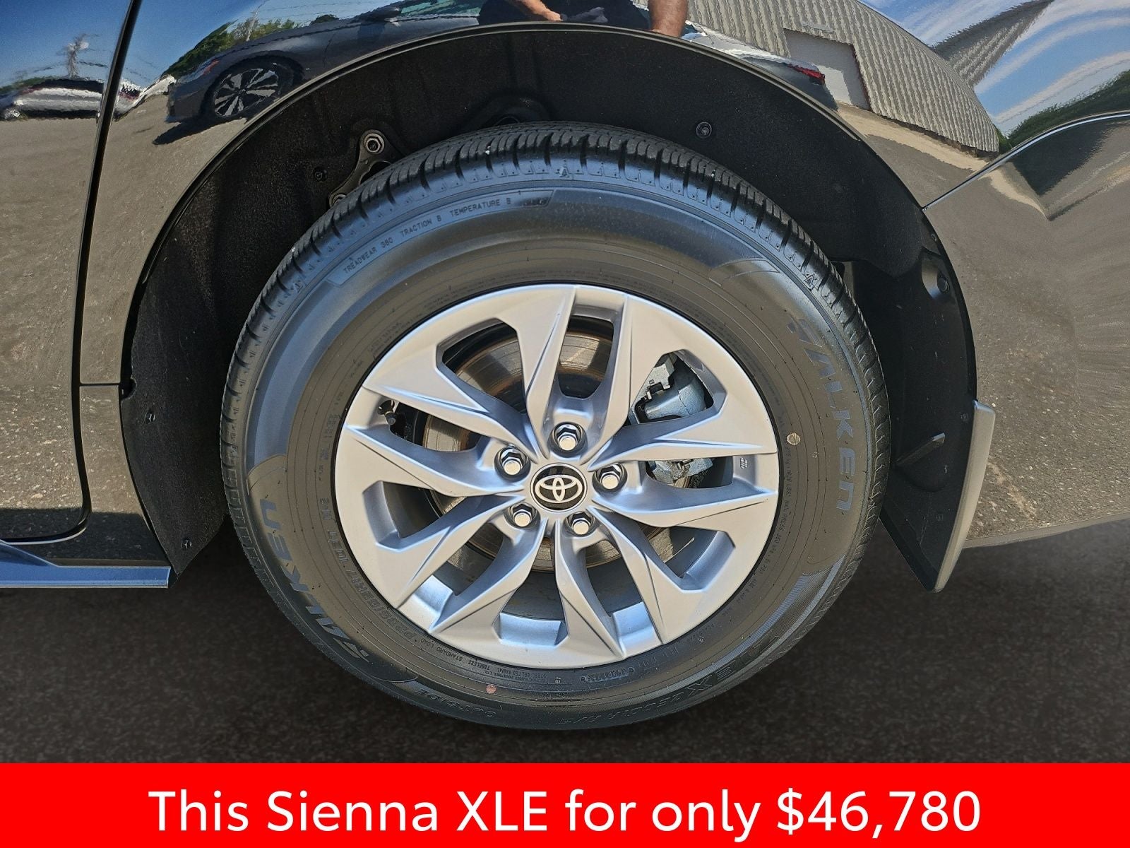 2025 Toyota Sienna XLE 8 Passenger