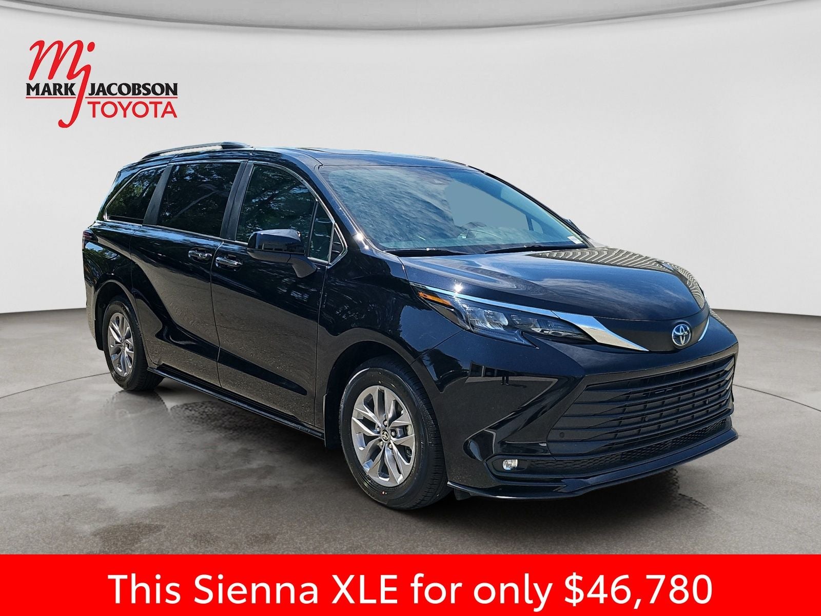 2025 Toyota Sienna XLE 8 Passenger