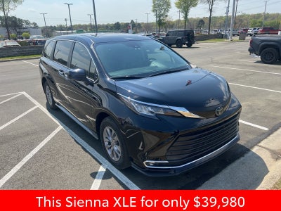 2023 Toyota Sienna XLE