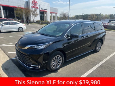 2023 Toyota Sienna XLE