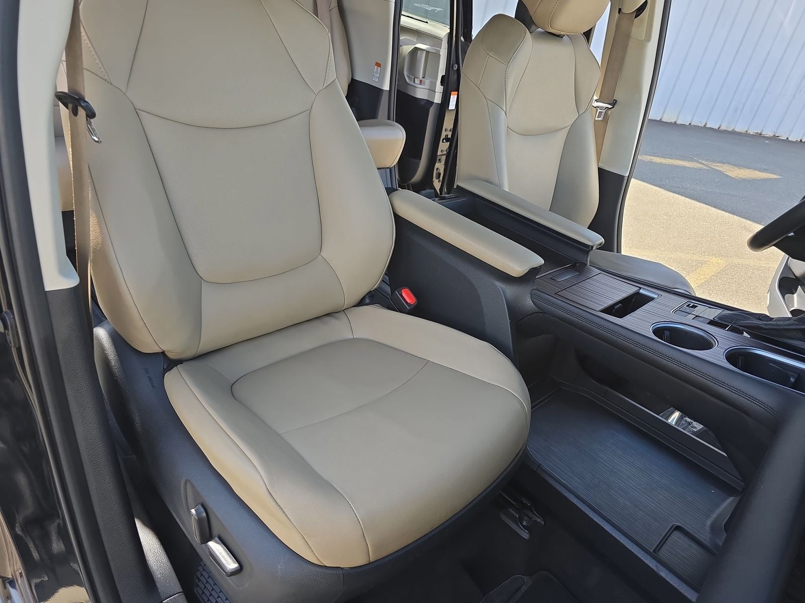 2021 Toyota Sienna XLE 7 Passenger
