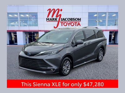 2025 Toyota Sienna XLE 8 Passenger