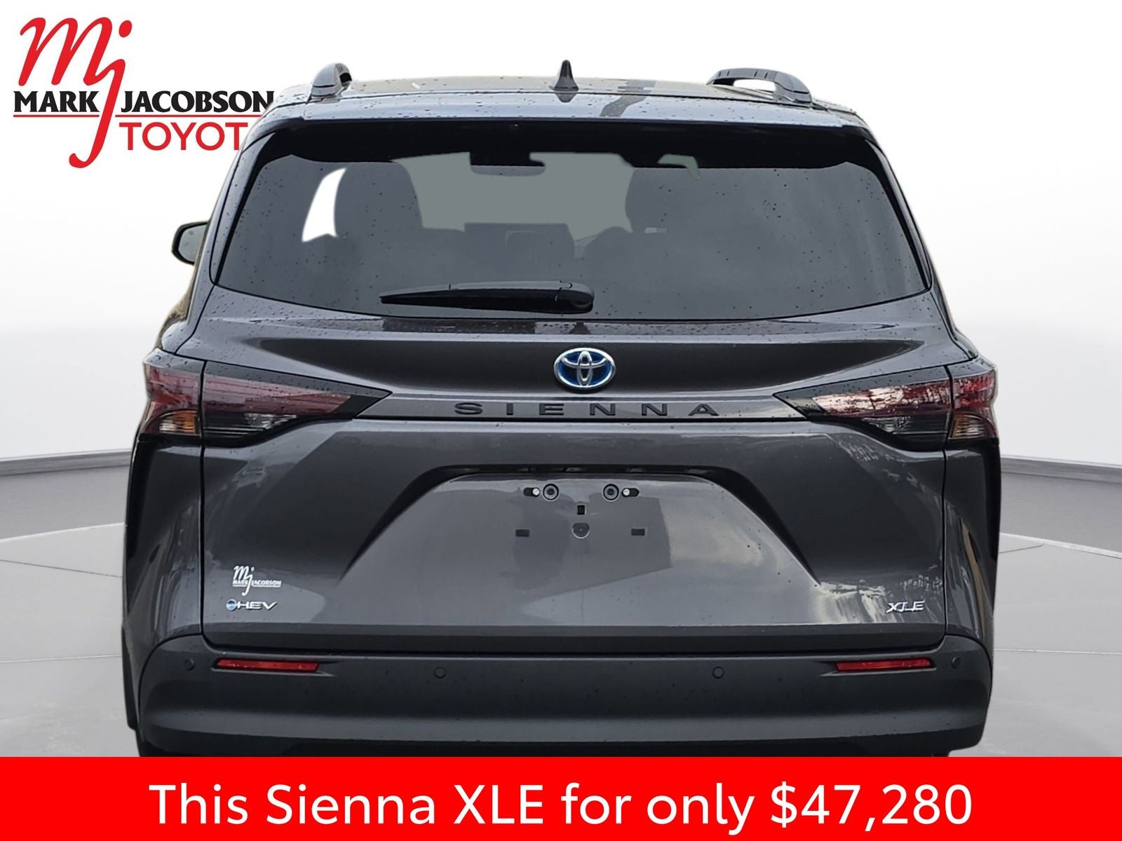 2025 Toyota Sienna XLE 8 Passenger