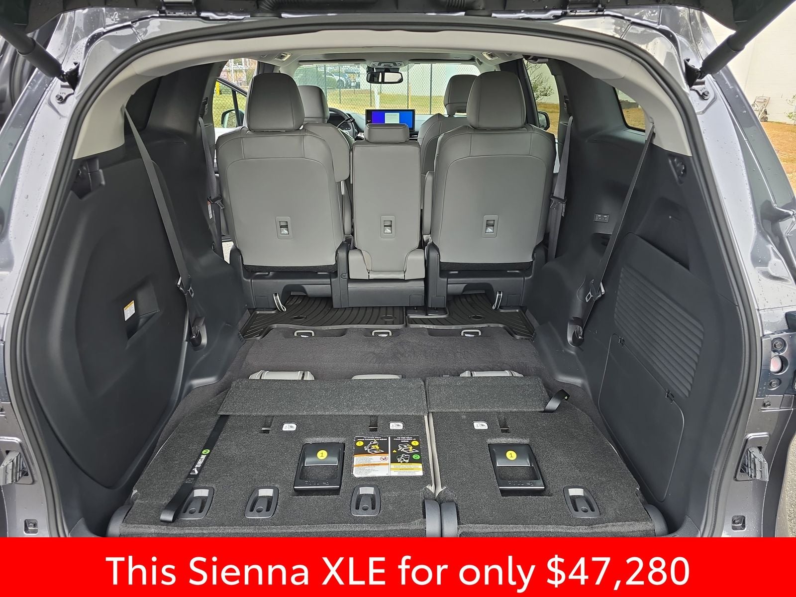 2025 Toyota Sienna XLE 8 Passenger