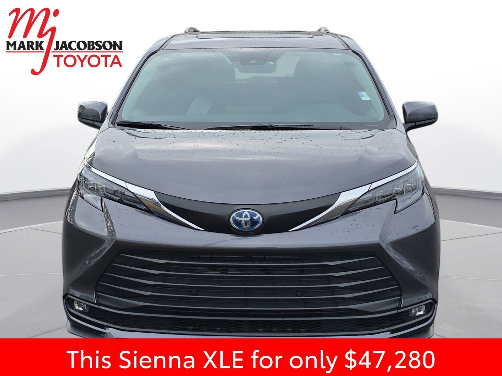 2025 Toyota Sienna XLE 8 Passenger
