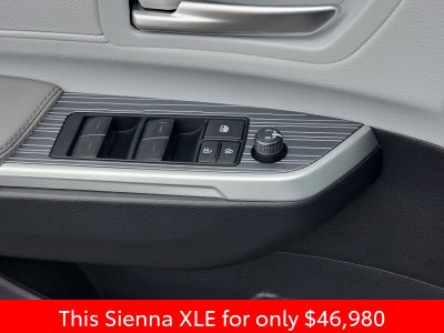2025 Toyota Sienna XLE 8 Passenger