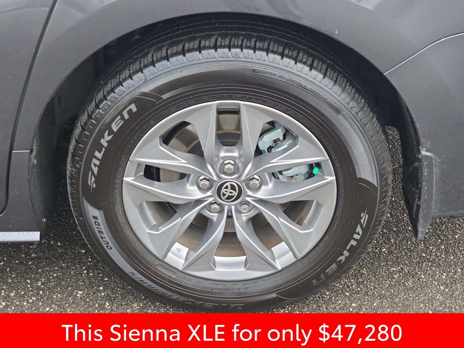 2025 Toyota Sienna XLE 8 Passenger