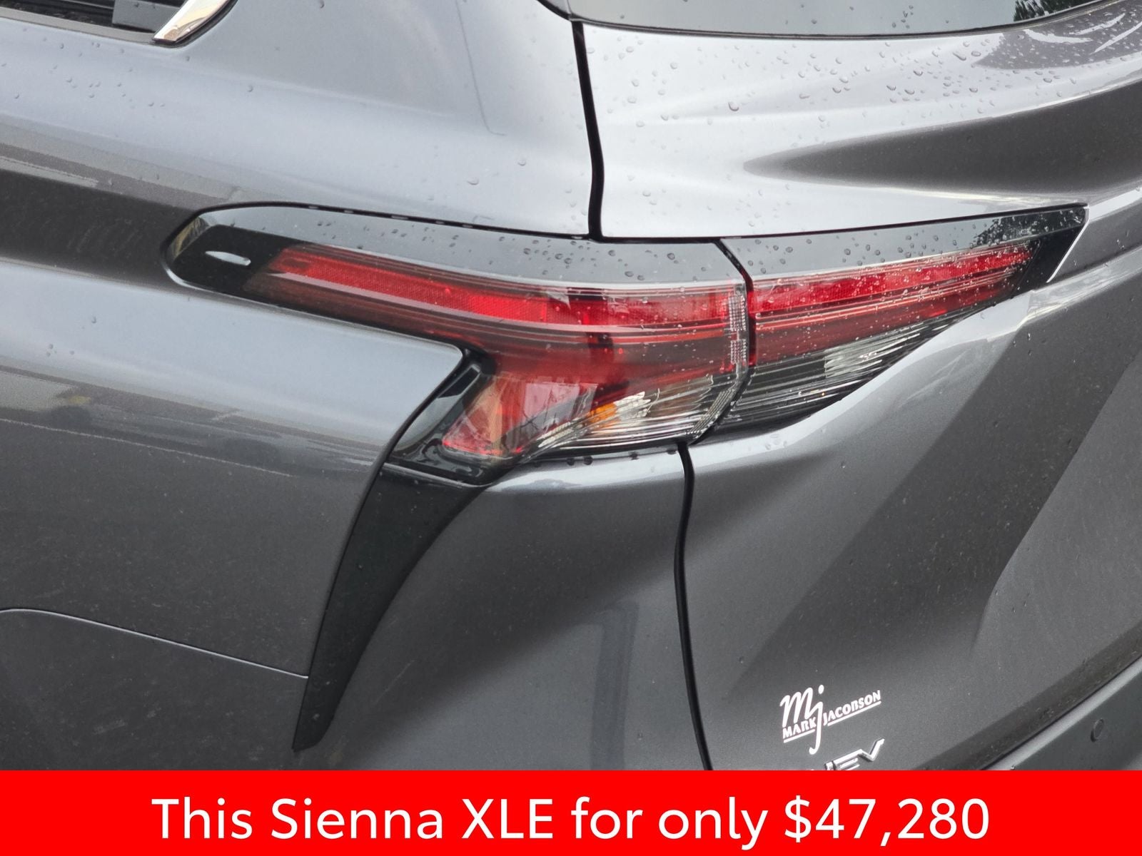 2025 Toyota Sienna XLE 8 Passenger
