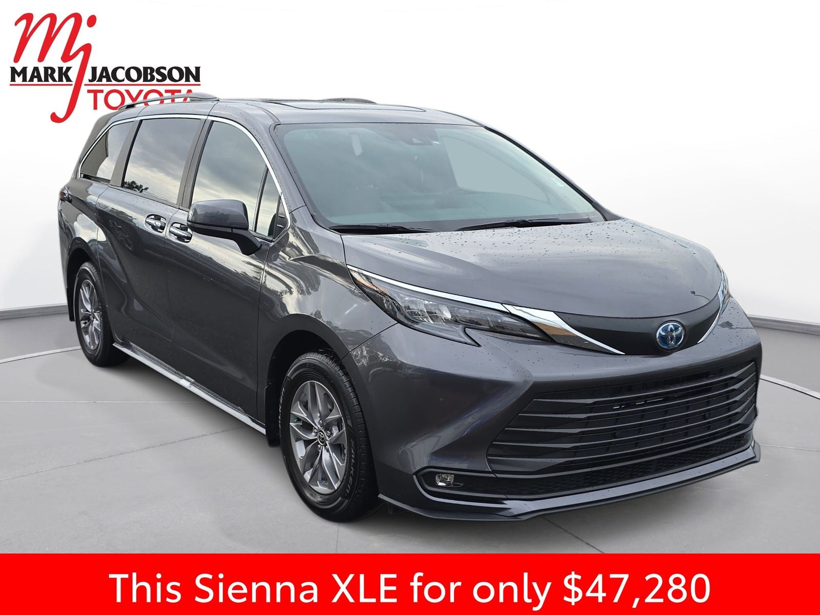 2025 Toyota Sienna XLE 8 Passenger