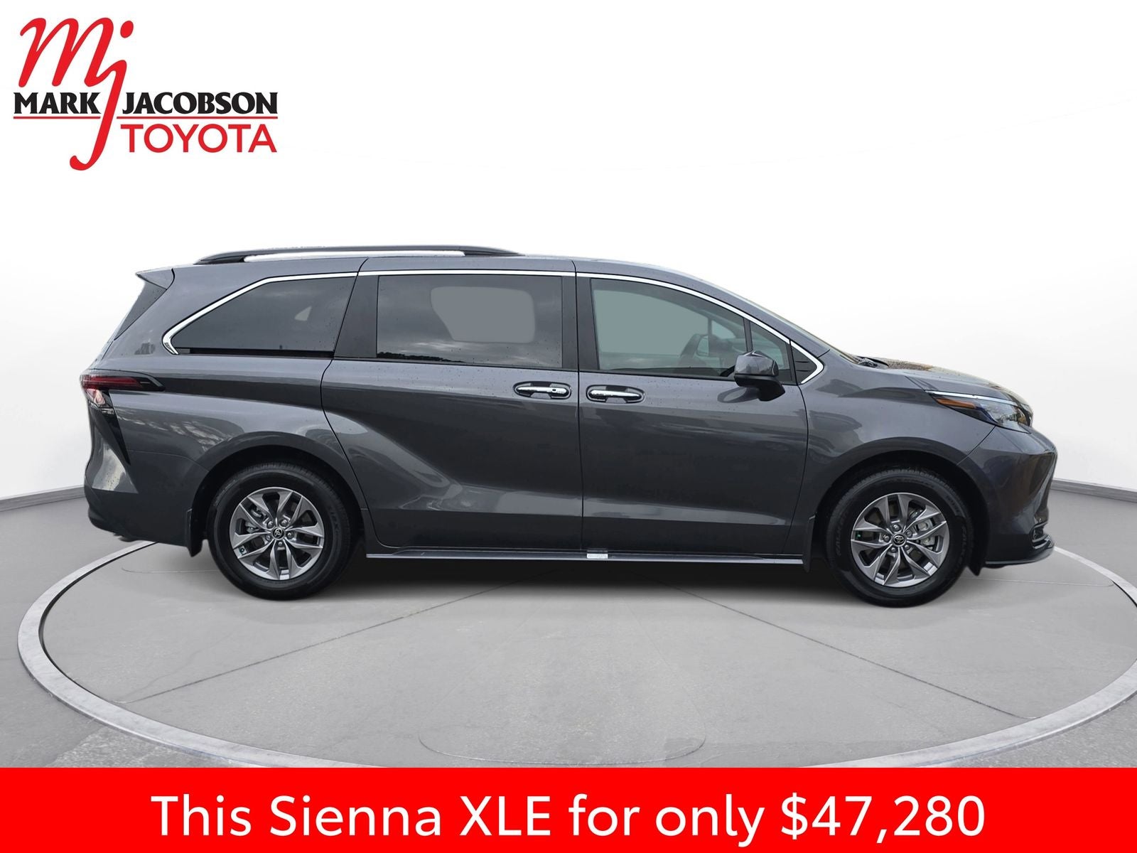 2025 Toyota Sienna XLE 8 Passenger