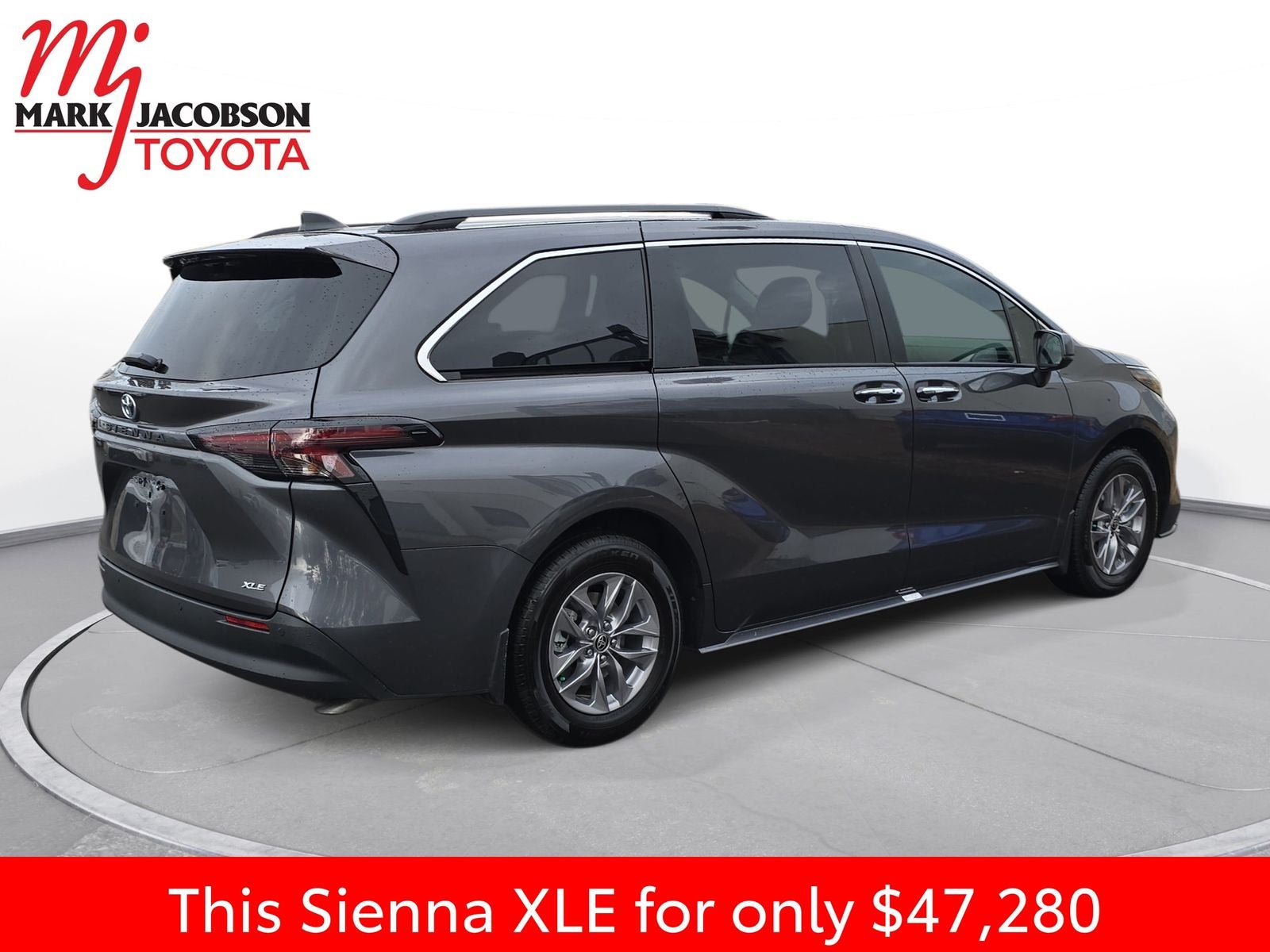 2025 Toyota Sienna XLE 8 Passenger