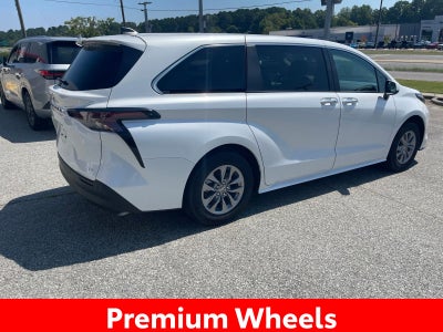 2025 Toyota Sienna XLE 7 Passenger