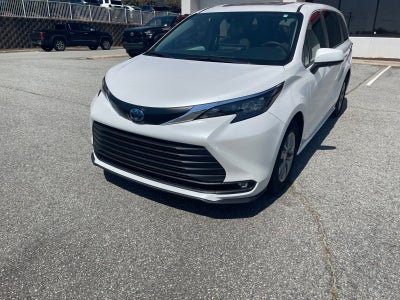 2025 Toyota Sienna XLE 7 Passenger
