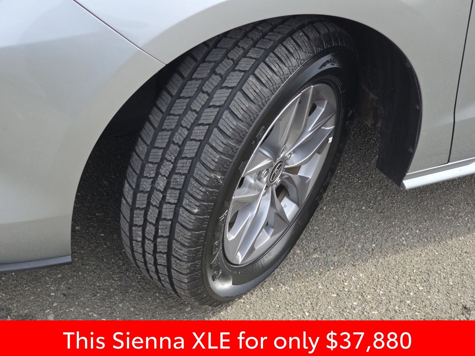 2024 Toyota Sienna XLE 7 Passenger