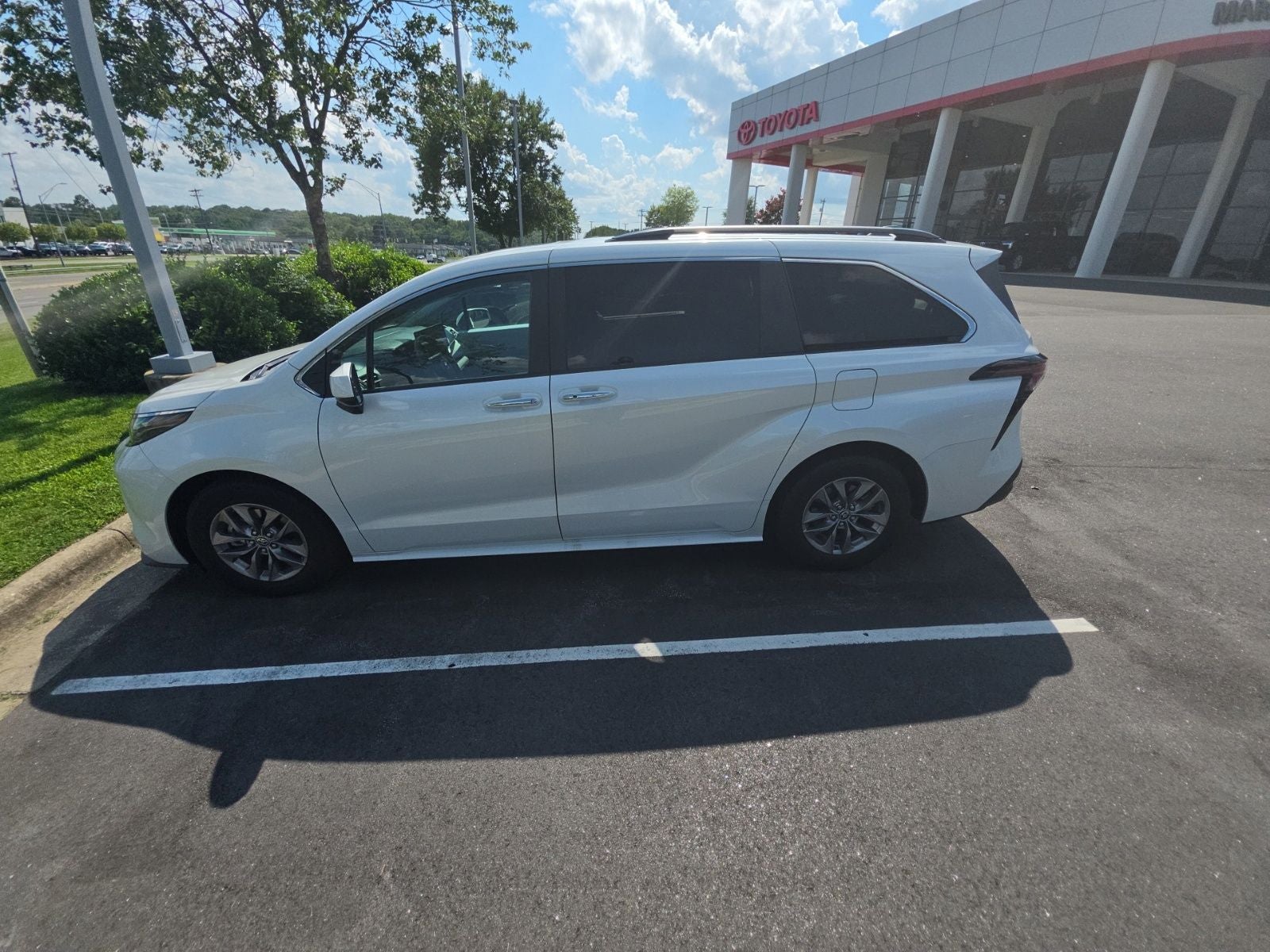 2025 Toyota Sienna XLE