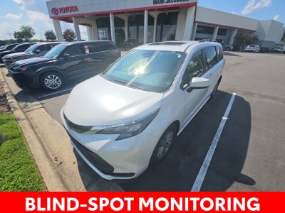 2025 Toyota Sienna XLE