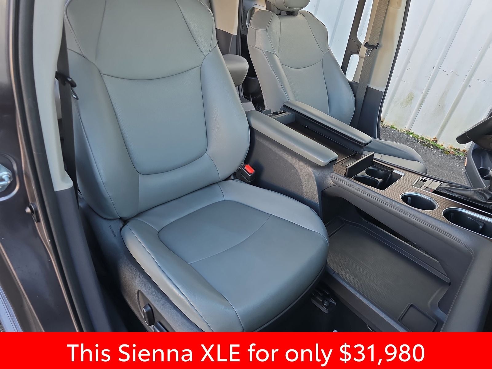 2022 Toyota Sienna XLE 7 Passenger
