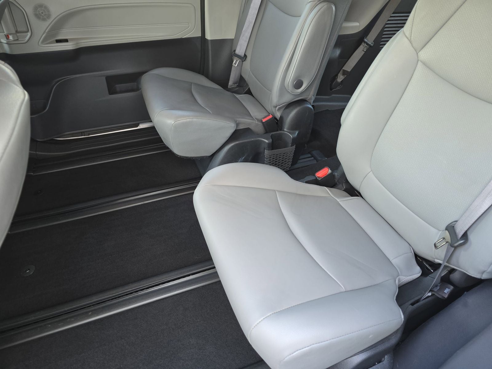 2022 Toyota Sienna XLE 7 Passenger