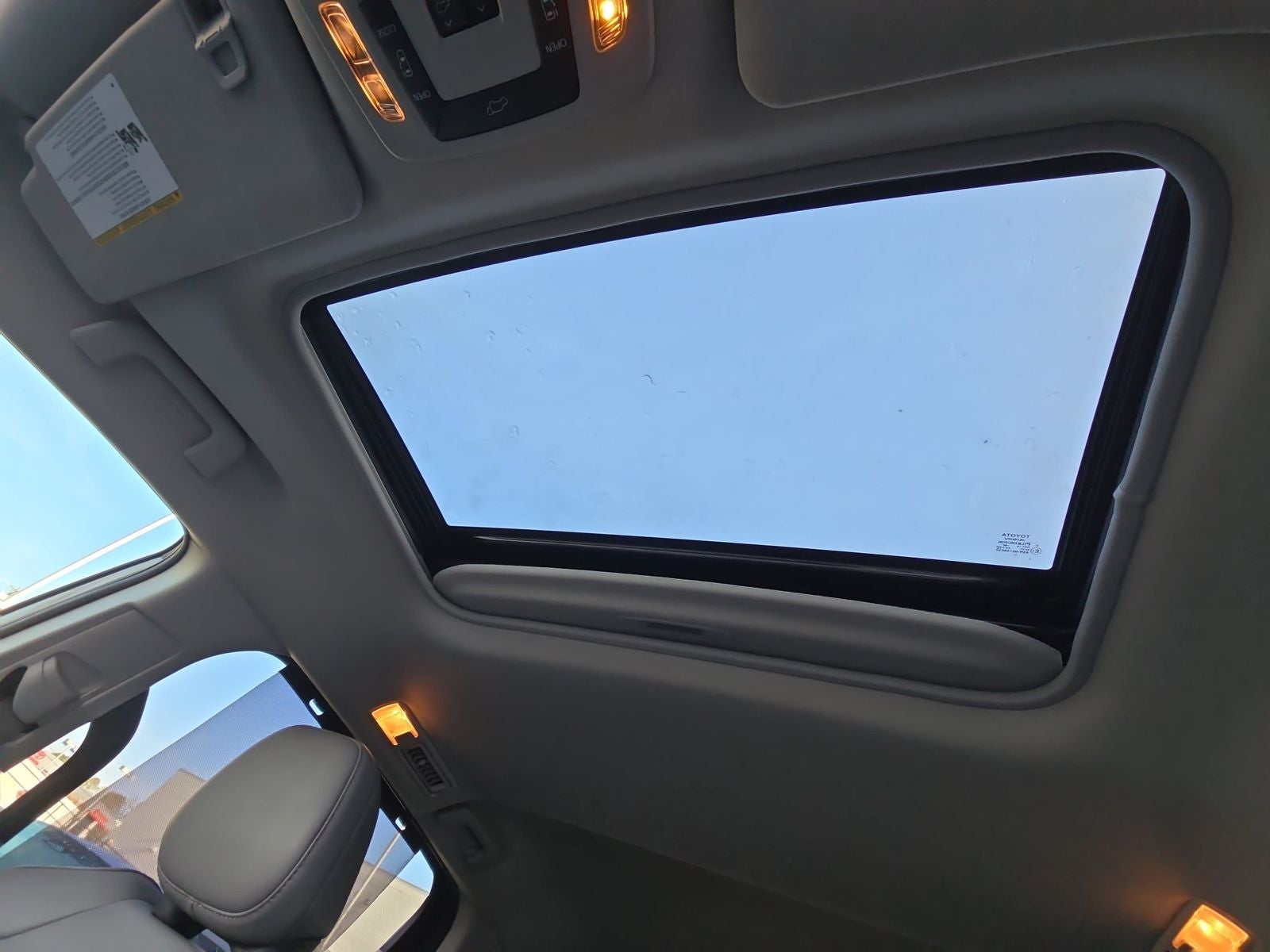 2022 Toyota Sienna XLE 7 Passenger