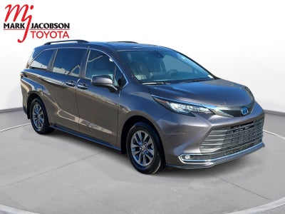 2022 Toyota Sienna XLE 7 Passenger