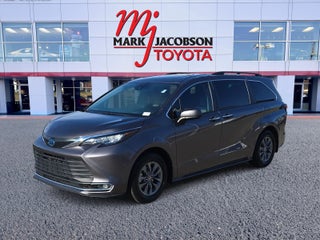 2022 Toyota Sienna XLE 7 Passenger