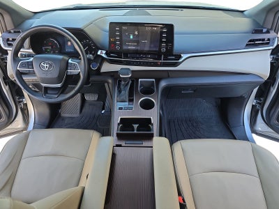 2022 Toyota Sienna XLE 7 Passenger