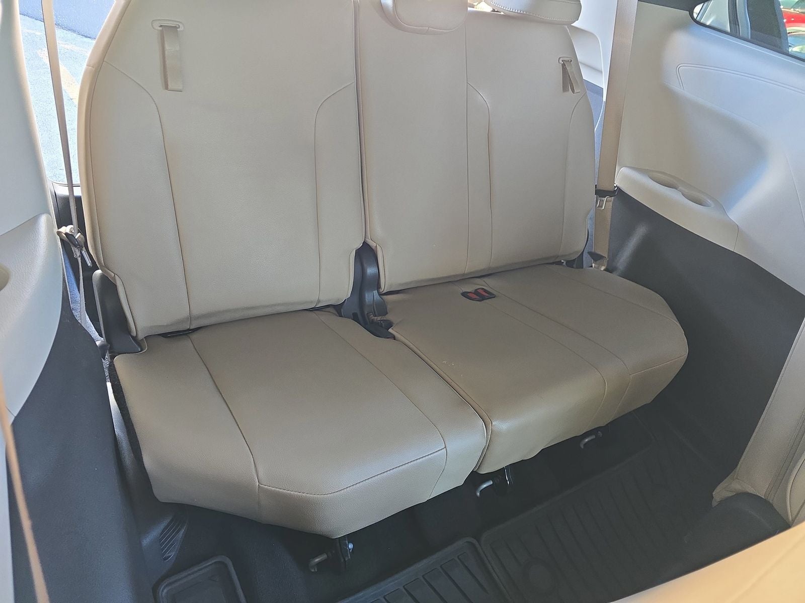 2022 Toyota Sienna XLE 7 Passenger