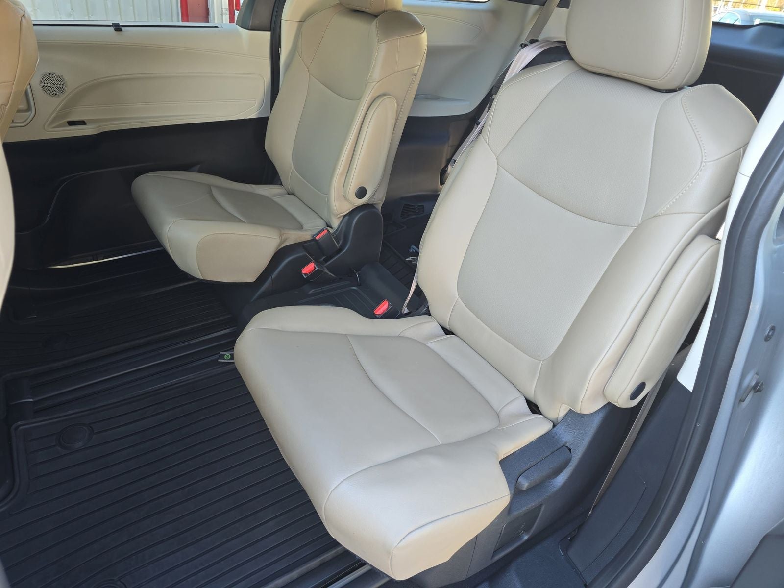 2022 Toyota Sienna XLE 7 Passenger