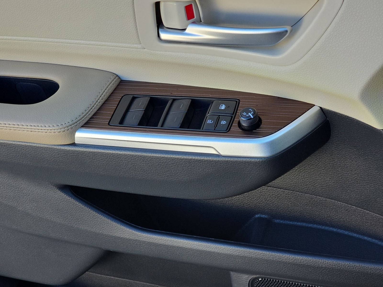 2022 Toyota Sienna XLE 7 Passenger