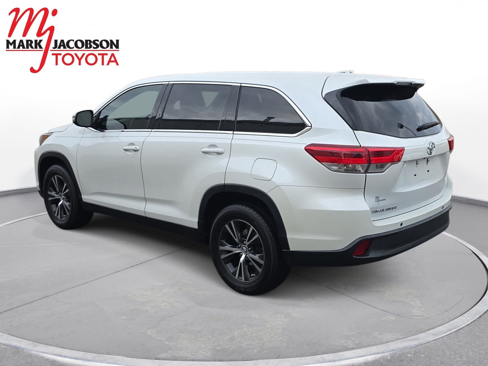 2019 Toyota Highlander LE
