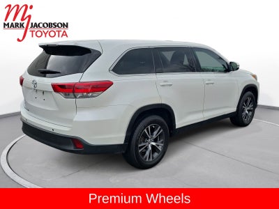 2019 Toyota Highlander LE
