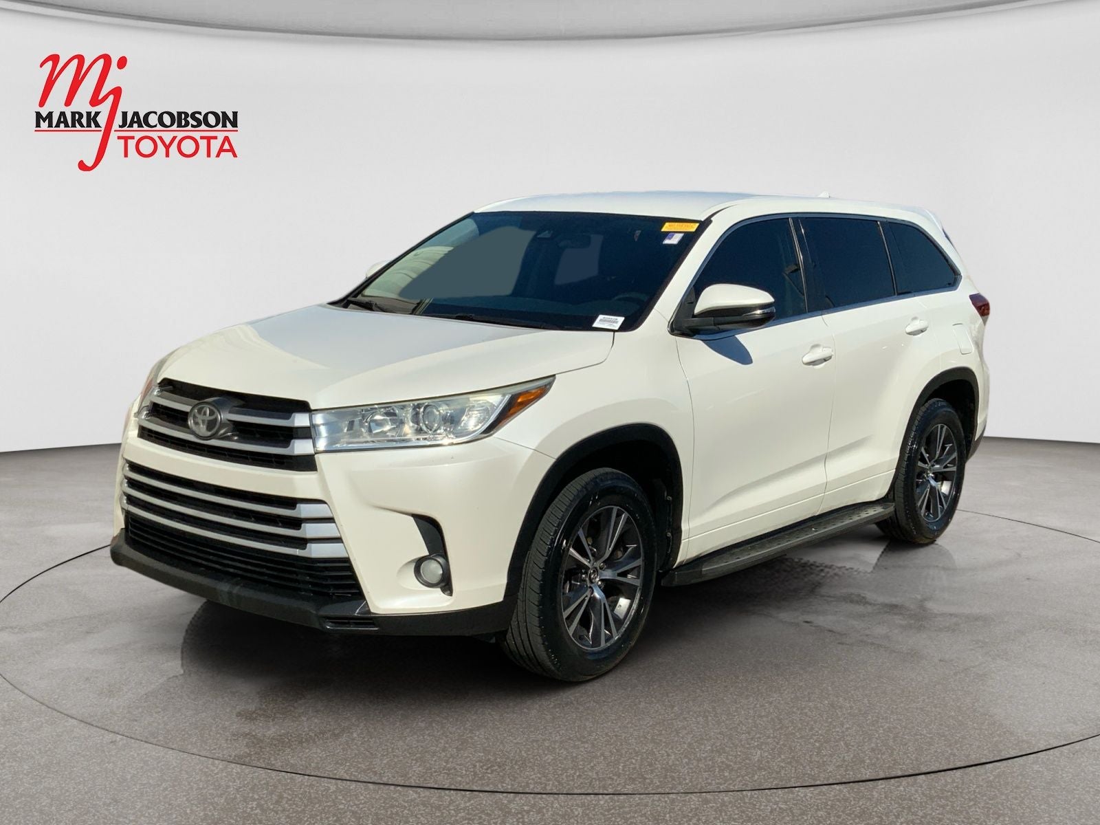 2017 Toyota Highlander LE Plus V6's photo