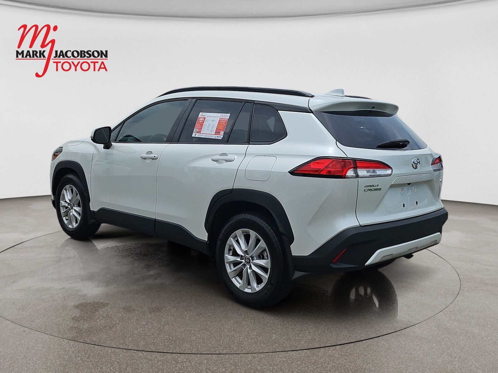 2024 Toyota Corolla Cross LE