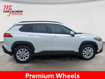 2024 Toyota Corolla Cross LE
