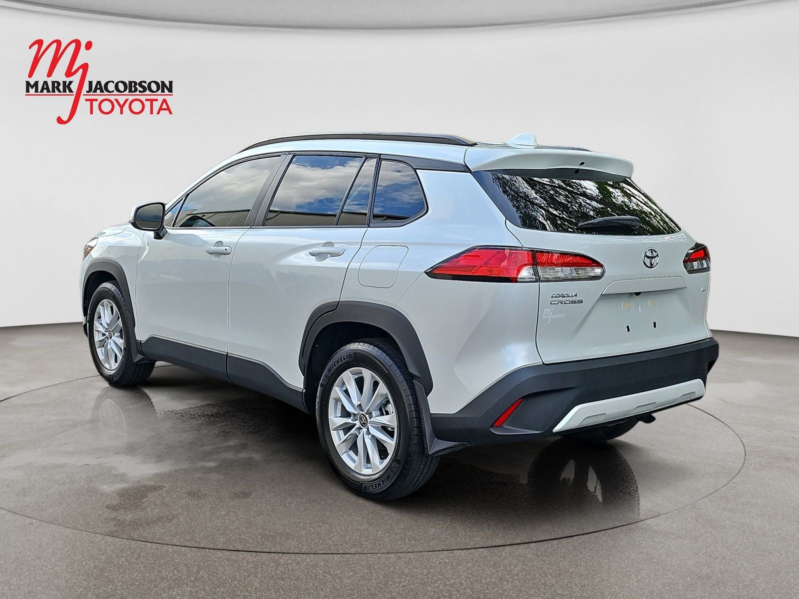 2024 Toyota Corolla Cross LE