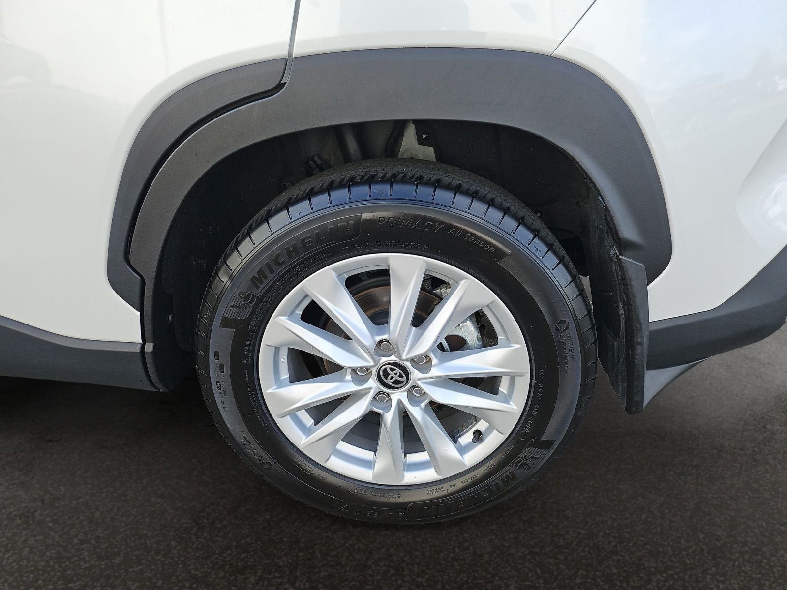 2024 Toyota Corolla Cross LE