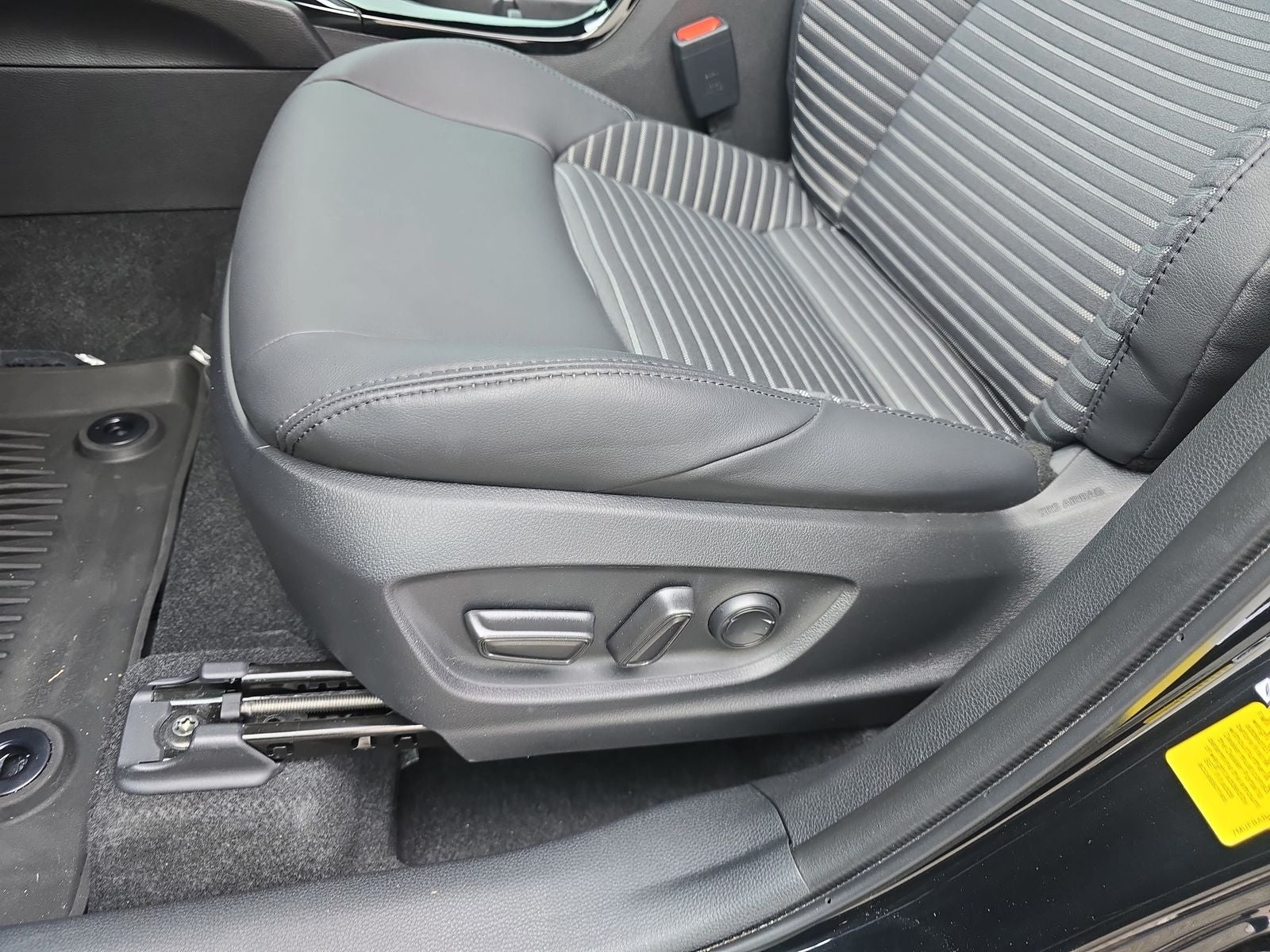 2025 Toyota Corolla Cross Hybrid XSE