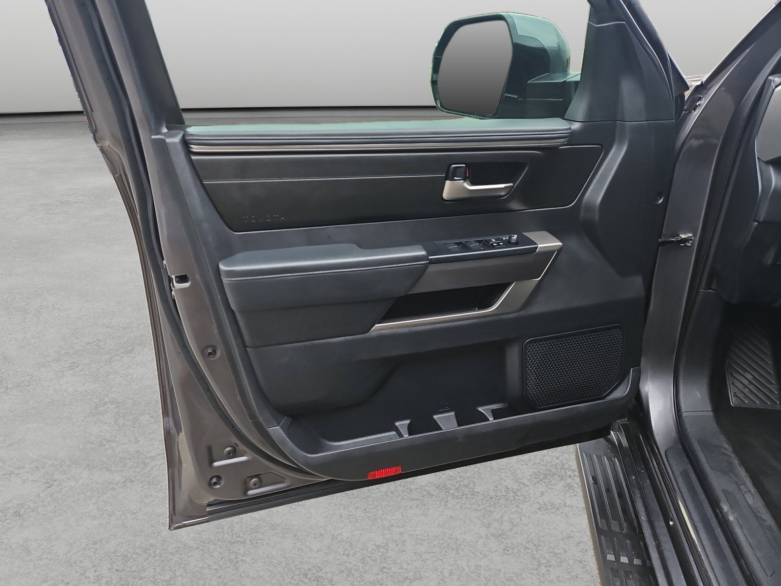 2023 Toyota Sequoia SR5
