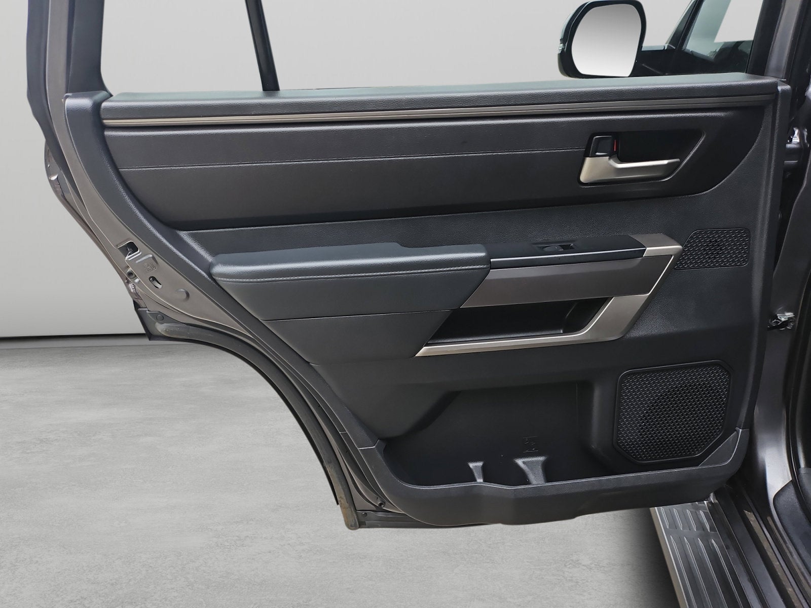 2023 Toyota Sequoia SR5