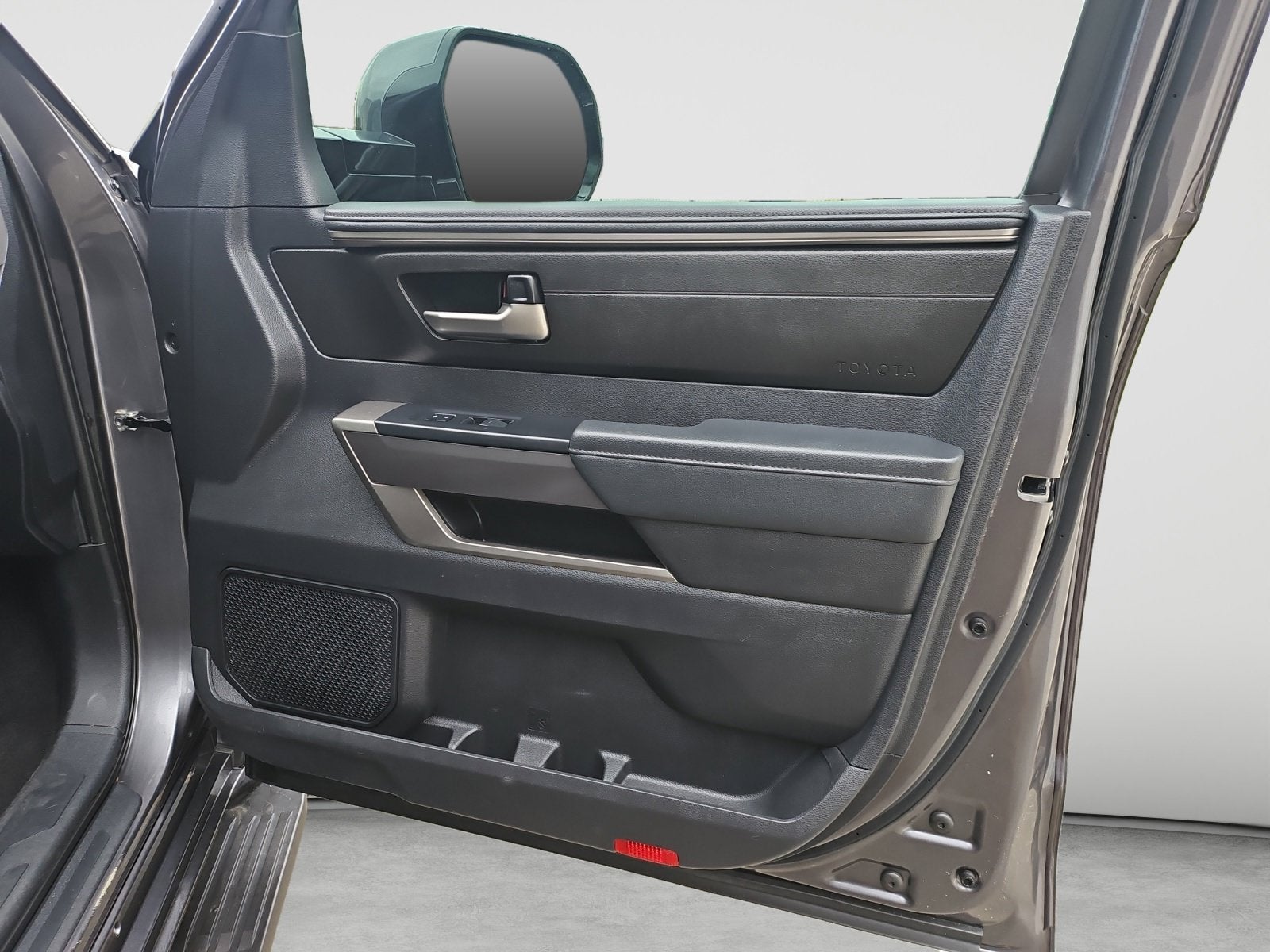 2023 Toyota Sequoia SR5