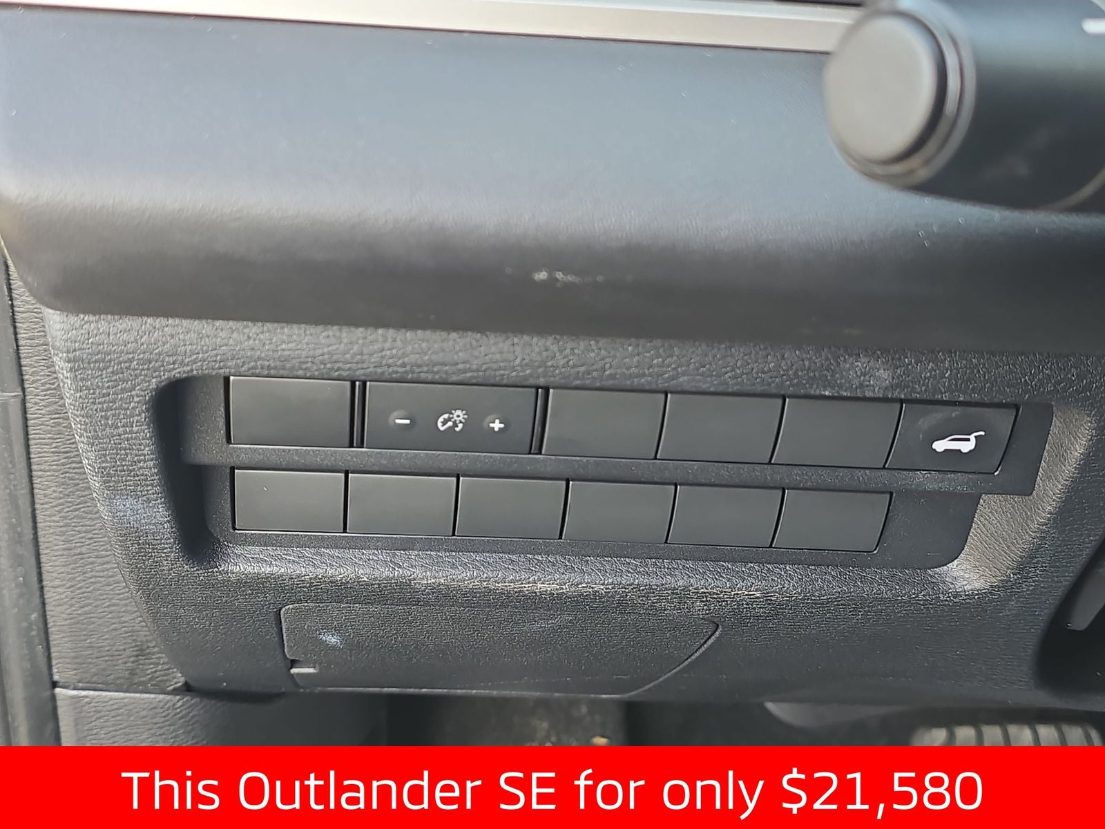 2022 Mitsubishi Outlander SE