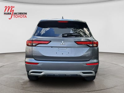 2023 Mitsubishi Outlander SE