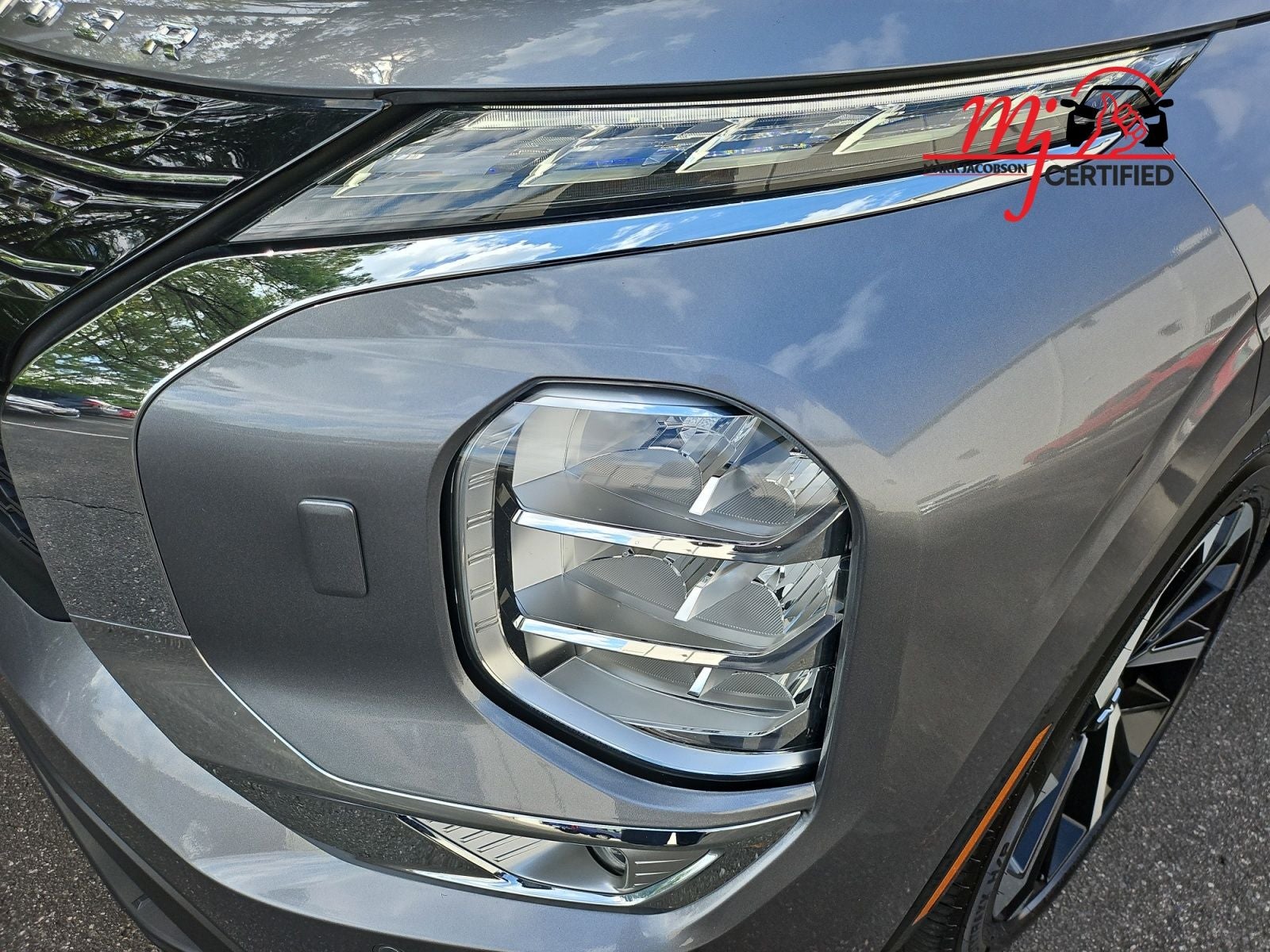2023 Mitsubishi Outlander SE